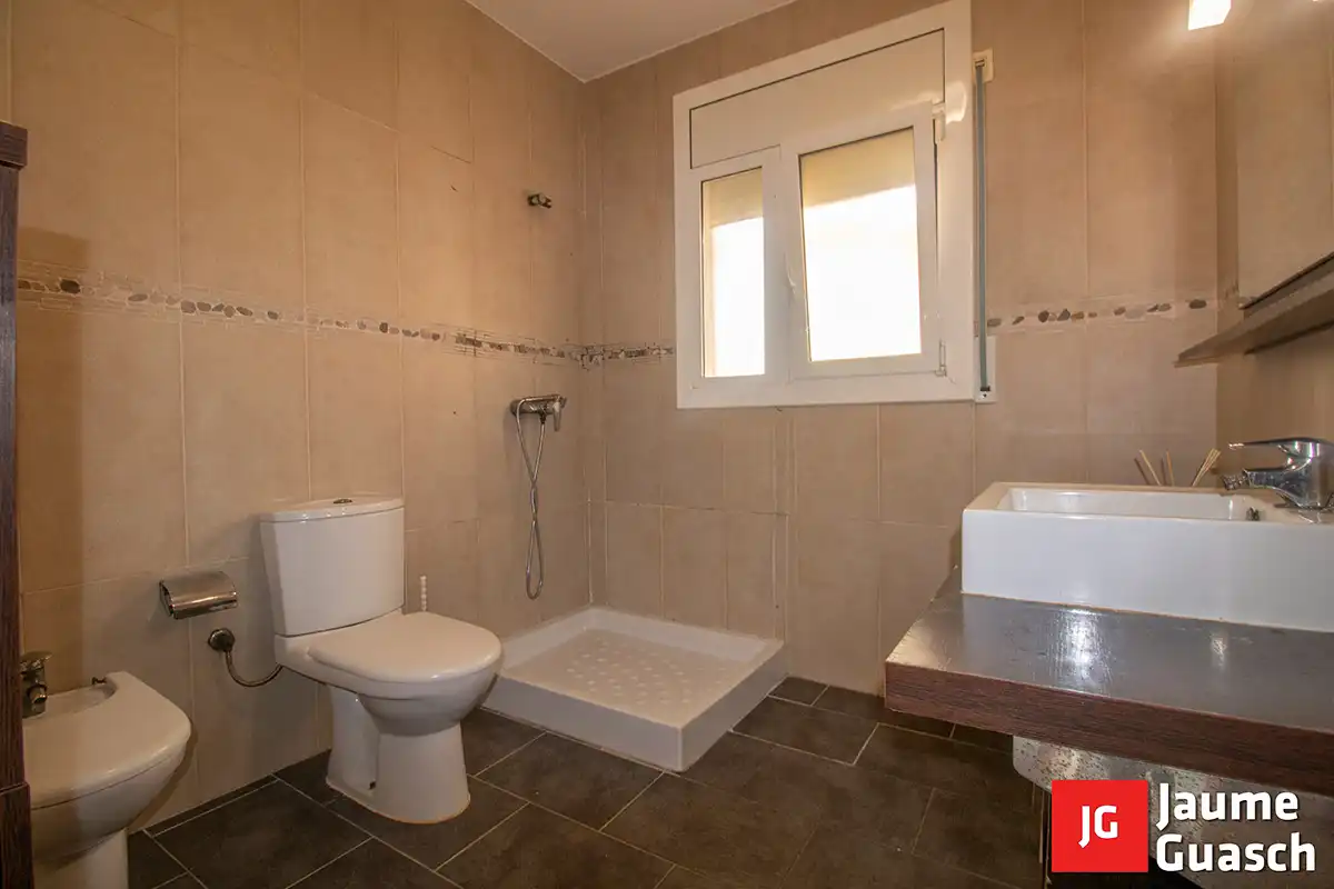 Bathroom of Flat for sale in Torredembarra  with Air Conditioner, Heating and Private garden