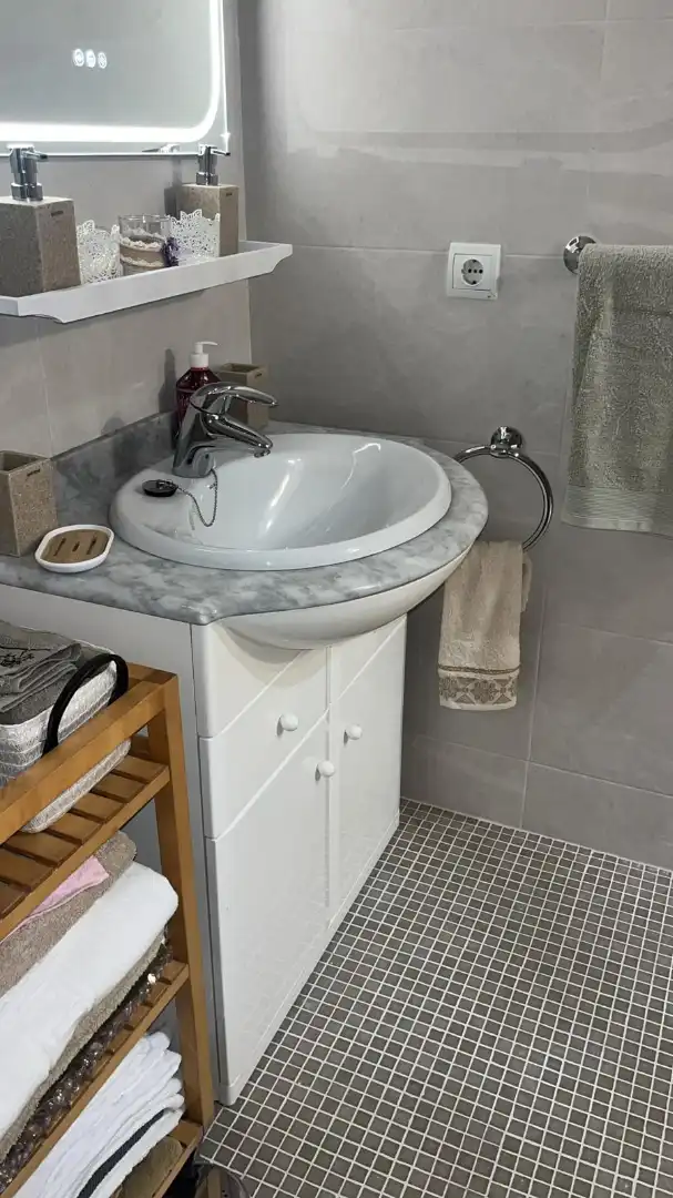 Badezimmer von Wohnung zur Miete in Benalmádena mit Klimaanlage, Heizung und Möbliert