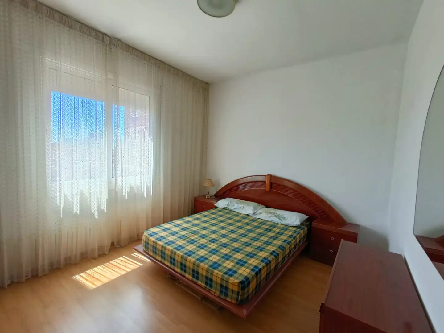 Habitación de Piso en venta en L'Hospitalet de Llobregat con Amueblado y Balcón