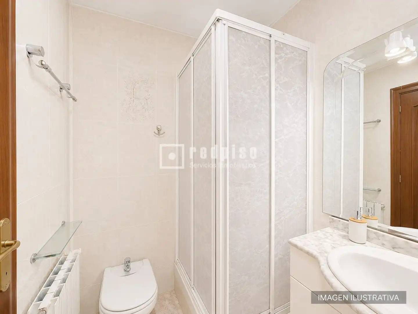 Bathroom of Flat for sale in Barcelona