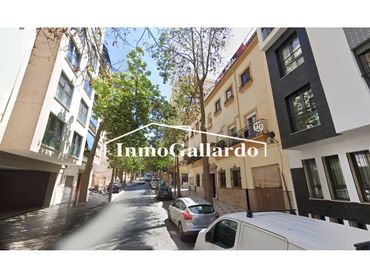 Pis amb balcó en venda a Centro