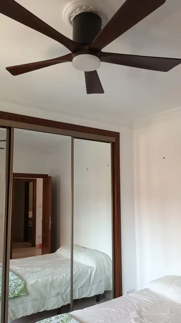 Habitación de Piso de alquiler en Valencia con Aire acondicionado y Amueblado
