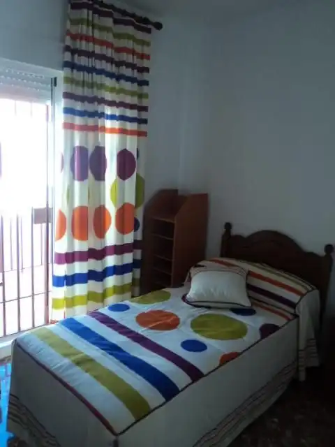 Habitación de Dúplex de alquiler en Adamuz con Aire acondicionado, Calefacción y Amueblado