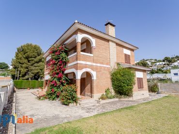 Casa con jardín en venta en Comarruga - CALLE SANT MARC
