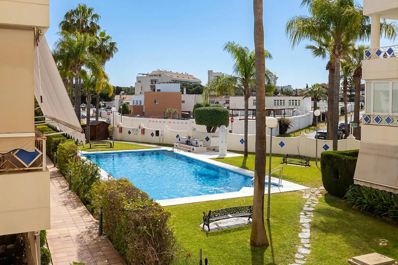 Exterior view of Apartments for sale in Marbella  with Terrace and Community pool