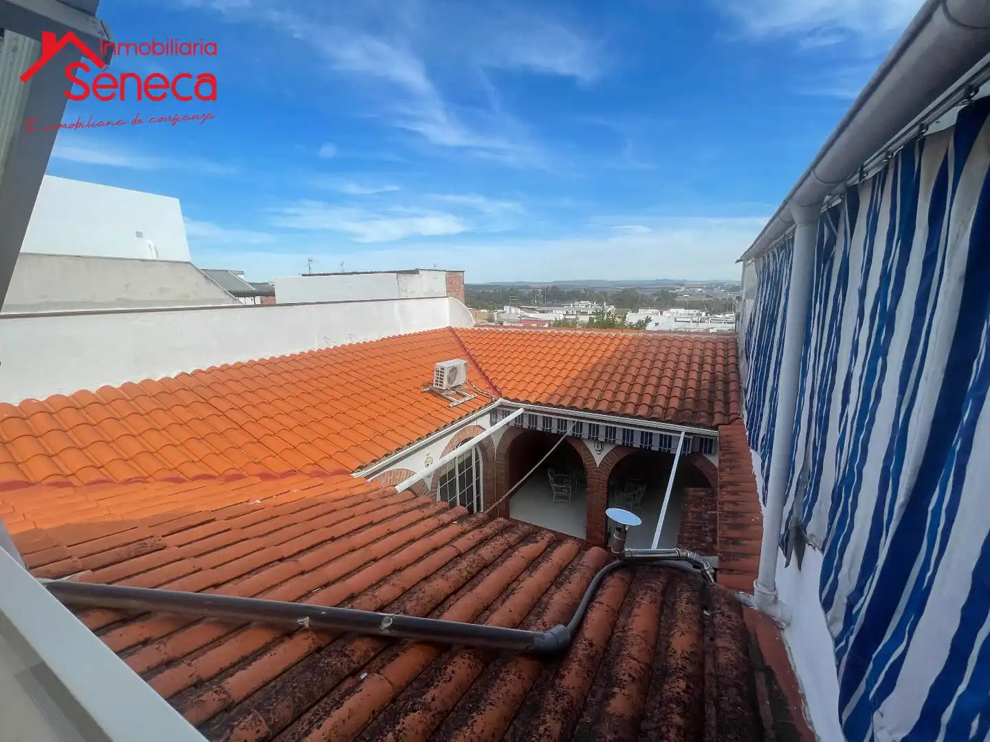 Exterior view of Detached homes for sale in El Carpio  with Air Conditioner, Heating and Furnished