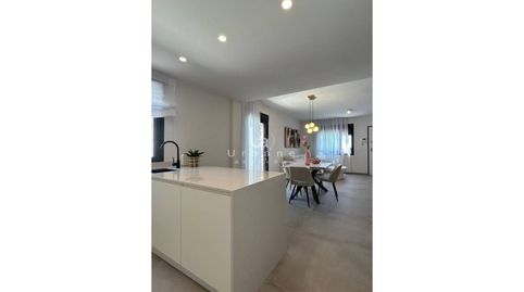 Foto 2 de Casa adosada en venta en Calle Semilleros, Pilar de la Horadada ciudad, Pilar de la Horadada