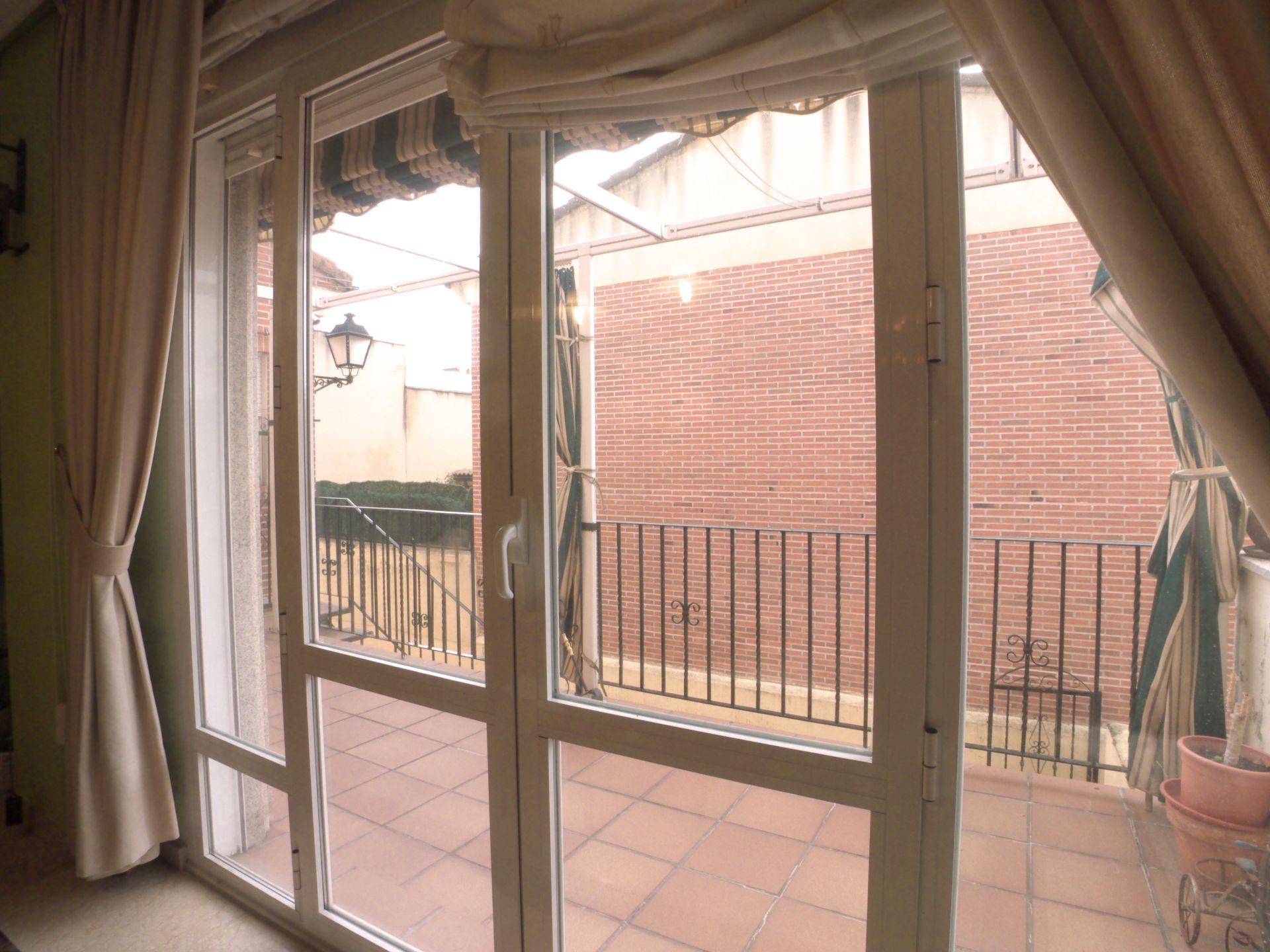 Dormitori de Casa o xalet en venda en Ávila Capital amb Calefacció, Terrassa i Traster