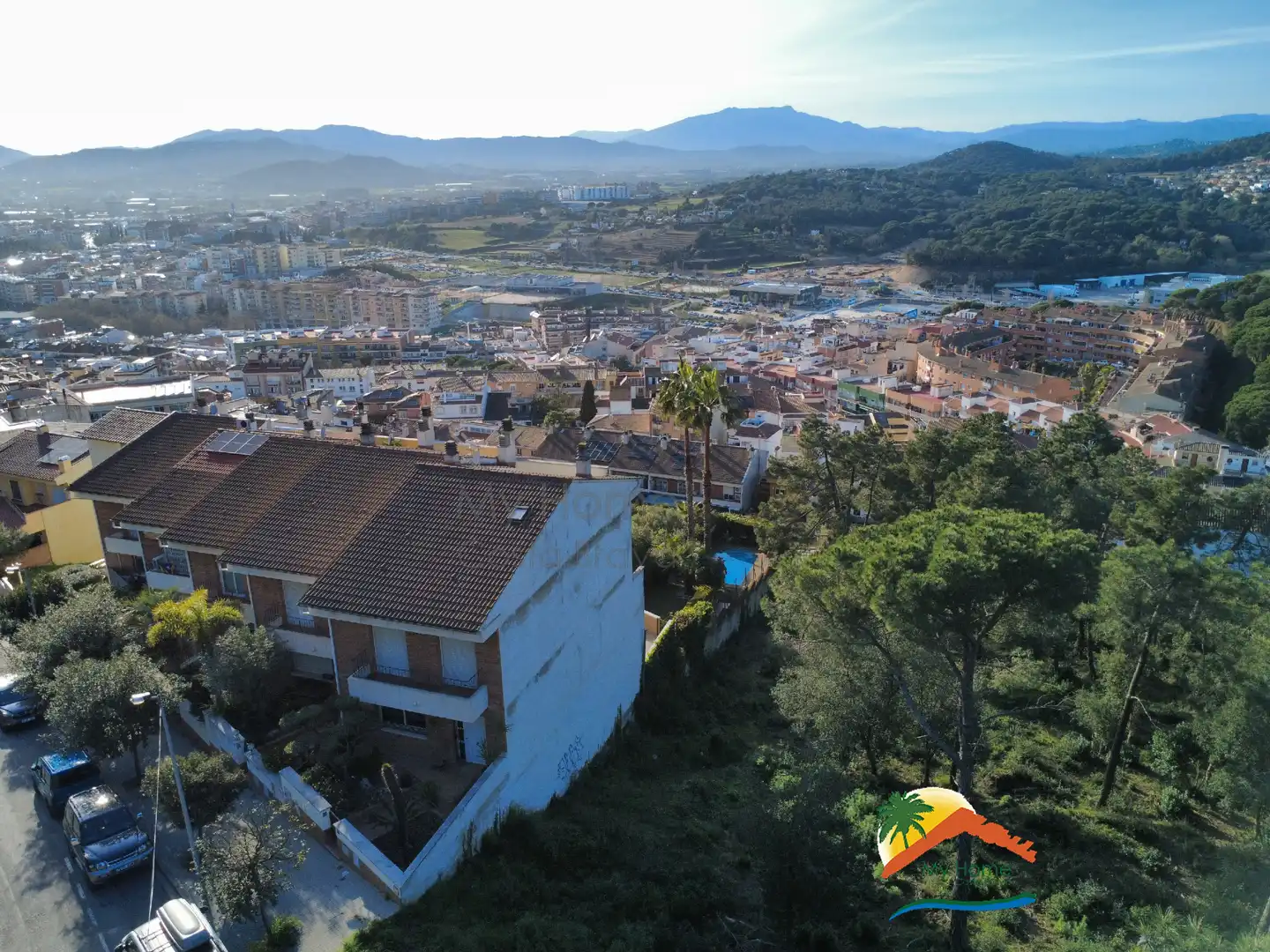 Vista exterior de Casa adosada en venda en Blanes amb Aire condicionat, Calefacció i Jardí privat