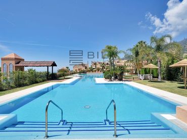 Piso con piscina en venta en Bay View Homes