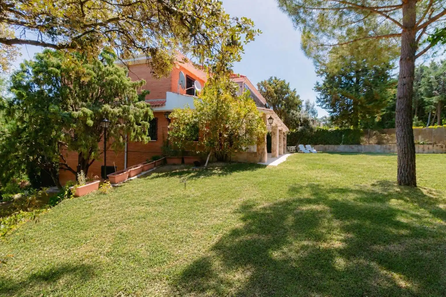Jardí de Casa o xalet en venda en Las Rozas de Madrid amb Calefacció, Jardí privat i Parquet