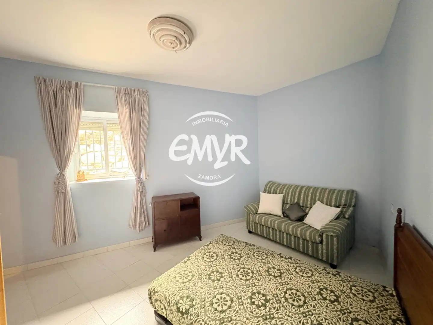 Habitación de Casa adosada en venta en Fermoselle con Trastero y Balcón
