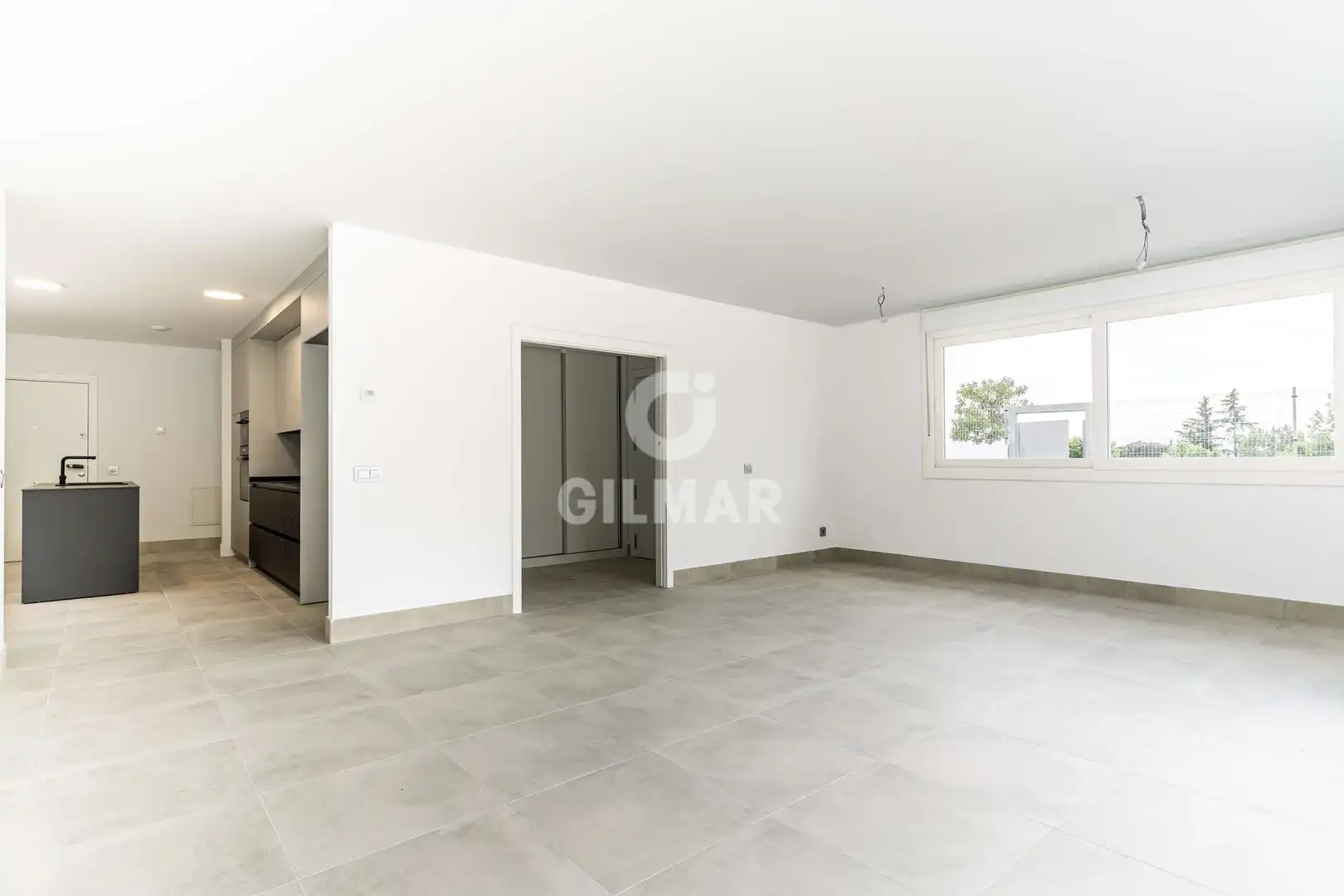 Sala de estar de Casa adosada en venta en Torrelodones con Calefacción, Jardín privado y Piscina