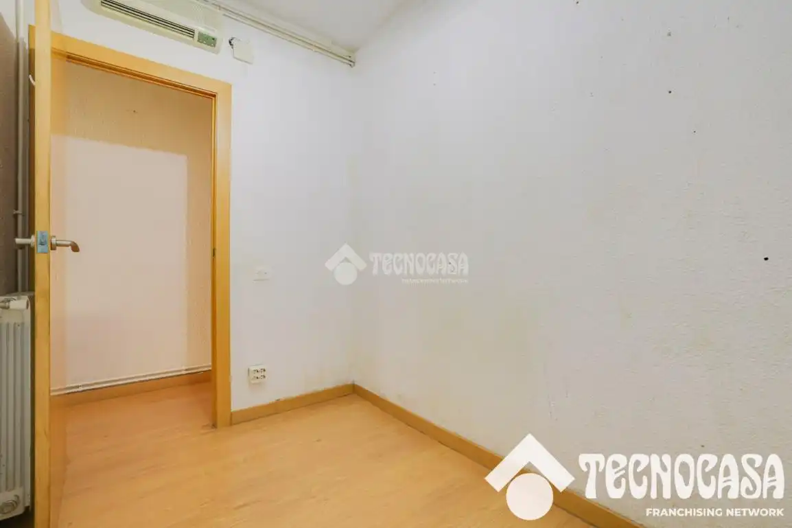 Habitación de Piso en venta en Barcelona con Aire acondicionado y Calefacción