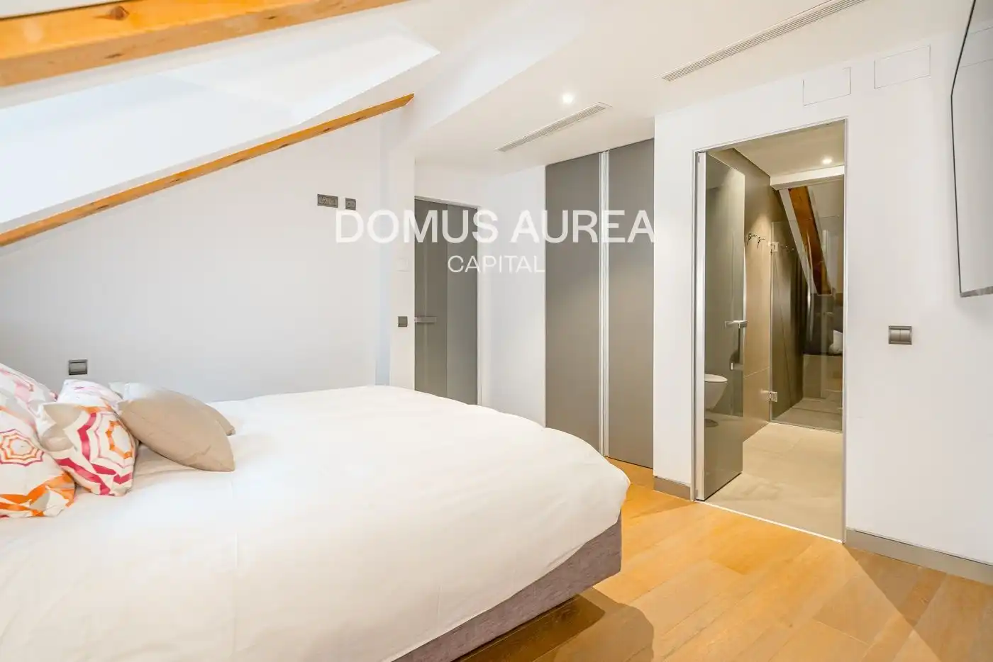 Habitación de Dúplex de alquiler en Madrid con Calefacción, Terraza y Amueblado