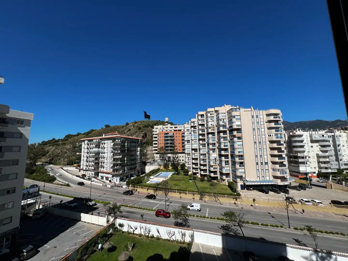 Vista exterior de Apartament en venda en Fuengirola amb Aire condicionat, Terrassa i Piscina comunitària