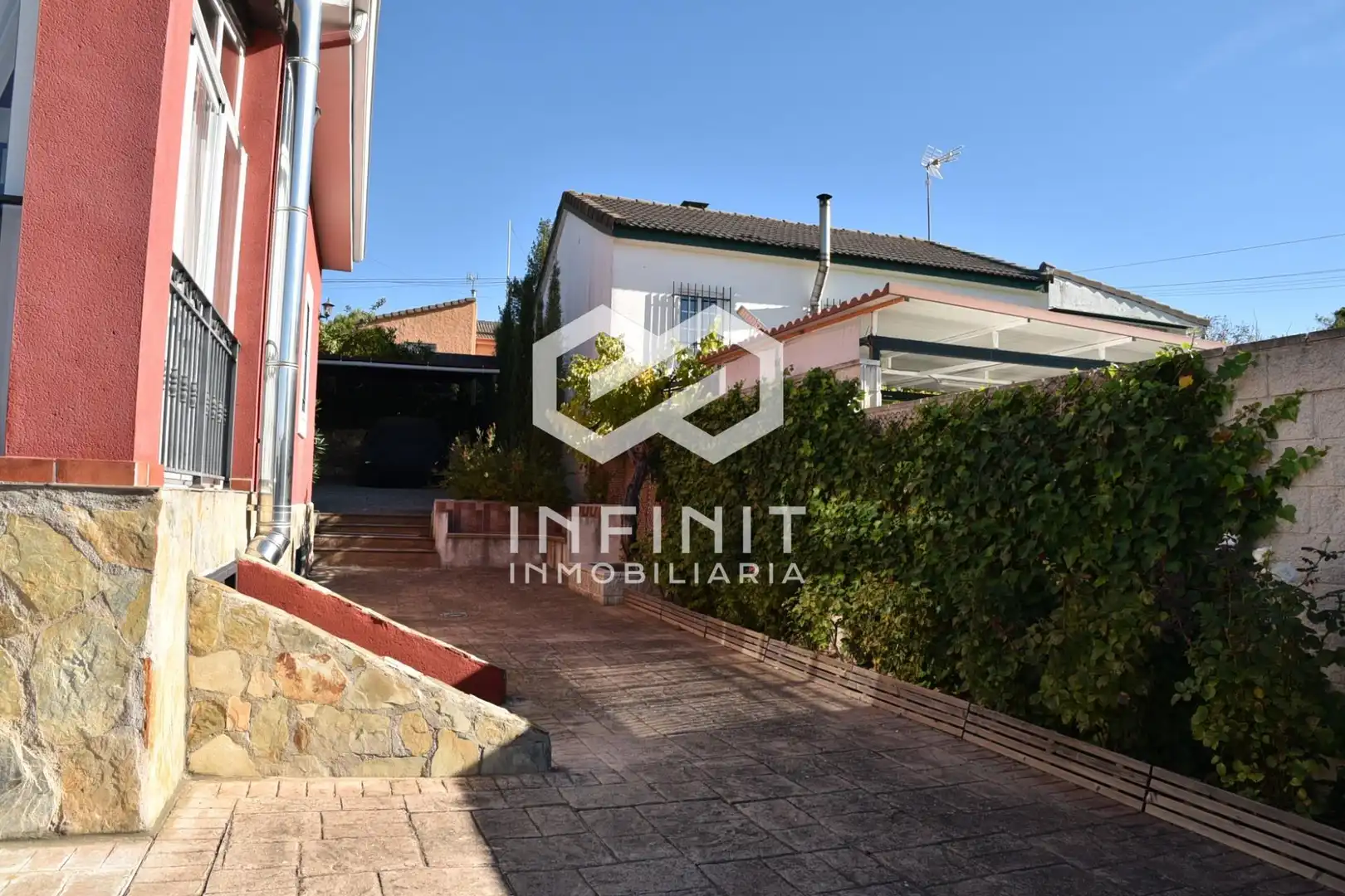 Exterior view of Houses for sale in Ribatejada, Madrid