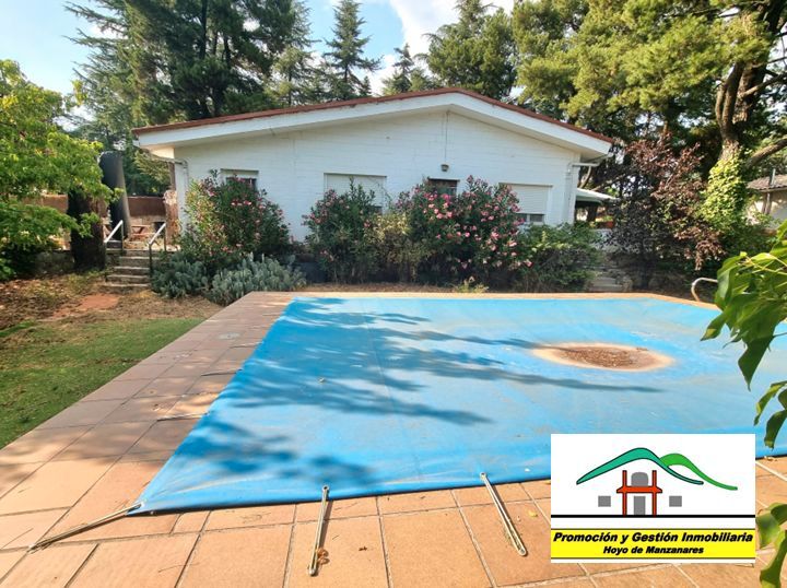 Swimming pool of House or chalet for sale in Hoyo de Manzanares