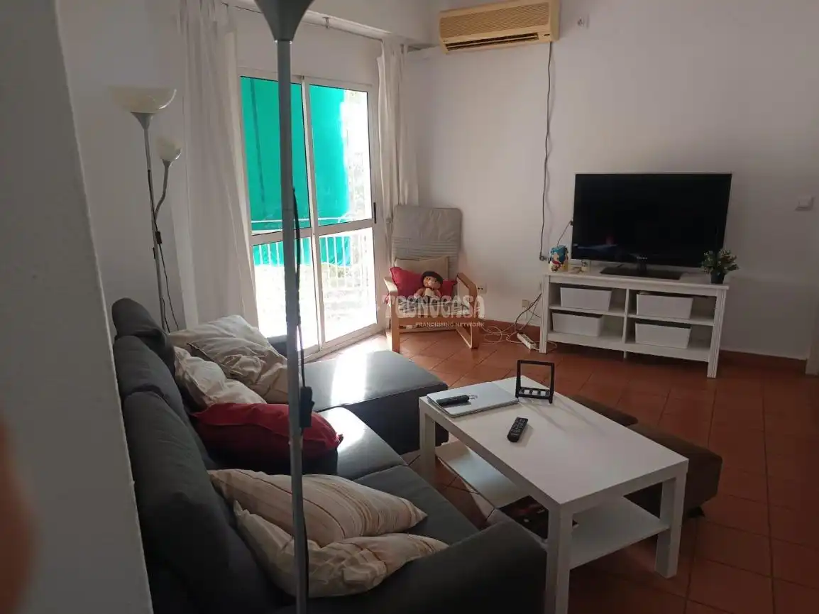 Sala de estar de Piso en venta en Sevilla con Aire acondicionado, Terraza y Trastero