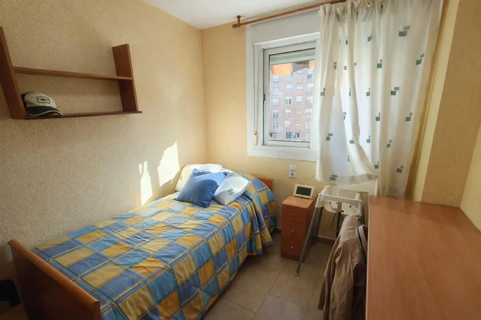 Habitación de Piso en venta en Castellón de la Plana / Castelló de la Plana con Aire acondicionado, Calefacción y Trastero