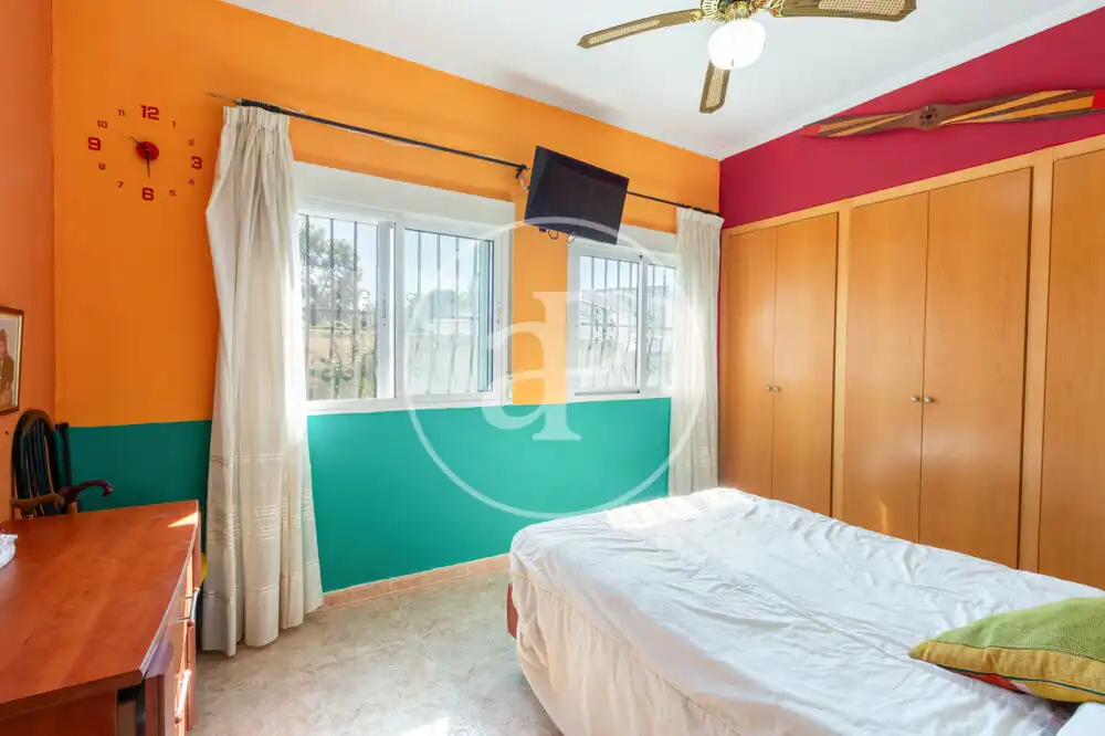 Bedroom of Houses for sale in Olocau  with Air Conditioner, Heating and Private garden