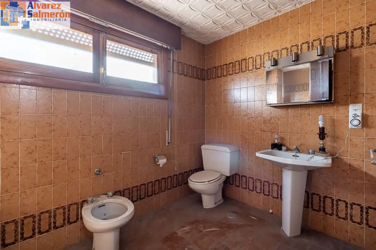 Casa rústica amb piscina en venda a Santa Fe, imagen 23