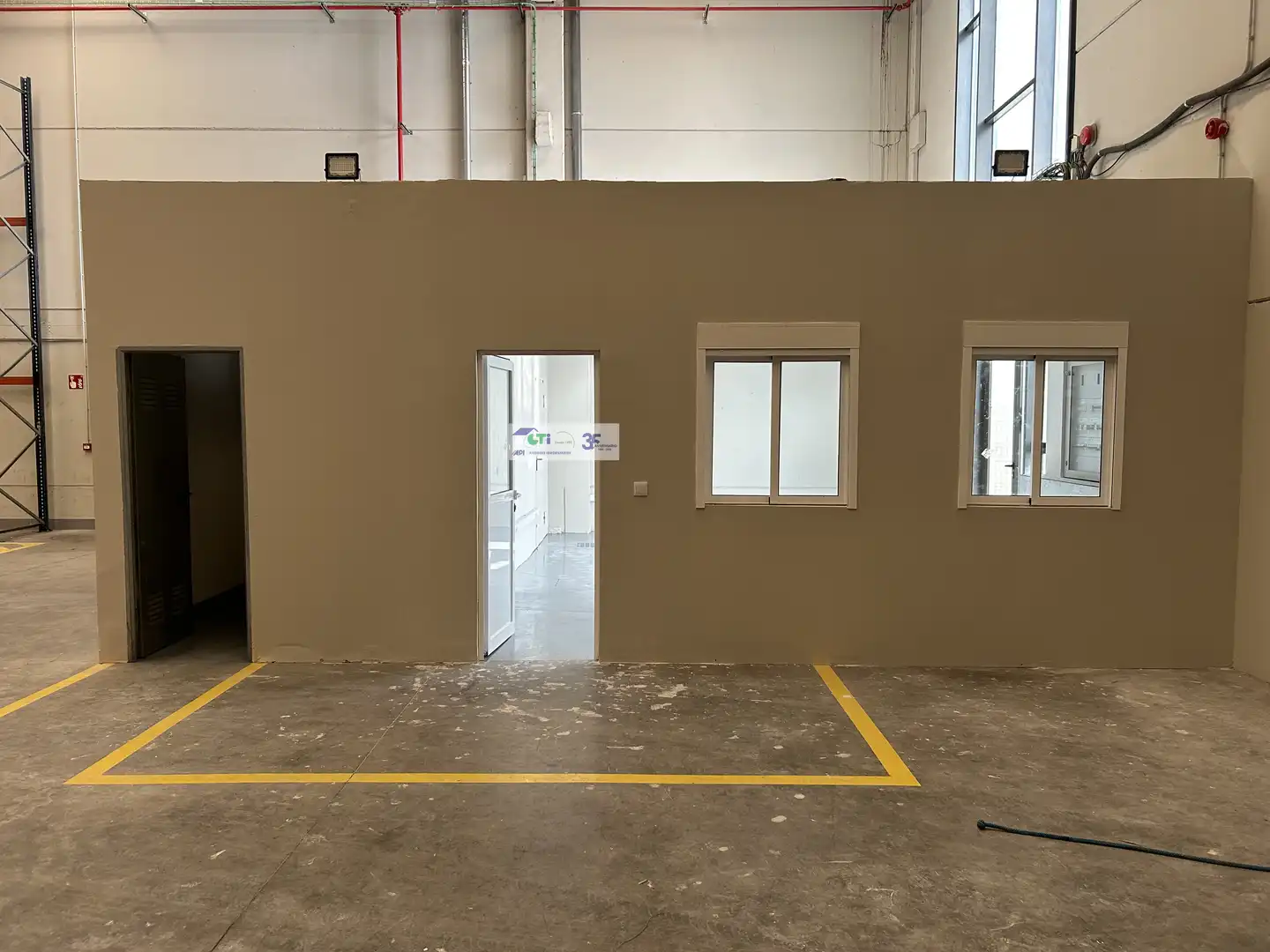 Industrial buildings for rent in La Muela