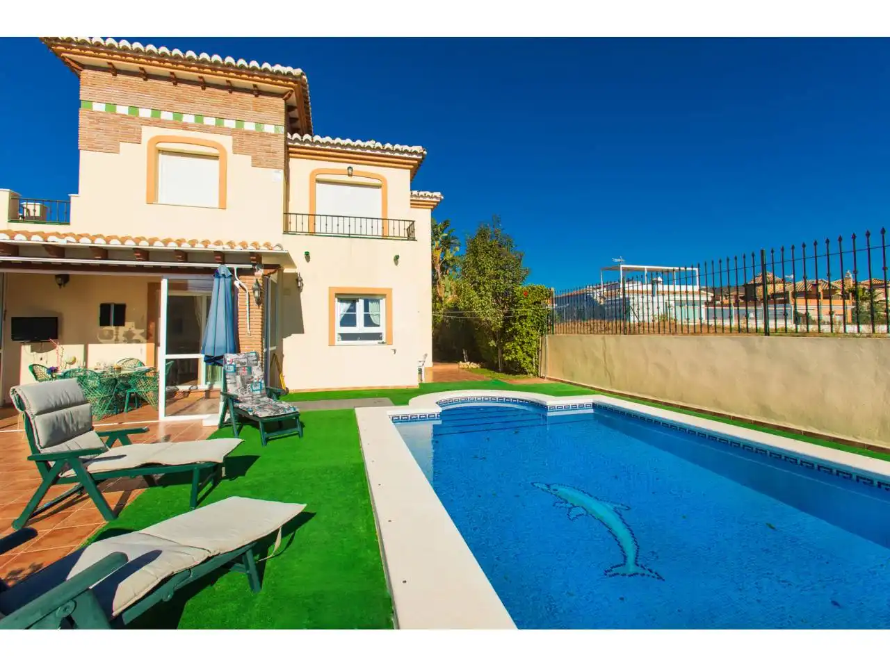Villa con piscina in affitto a Benajarafe
