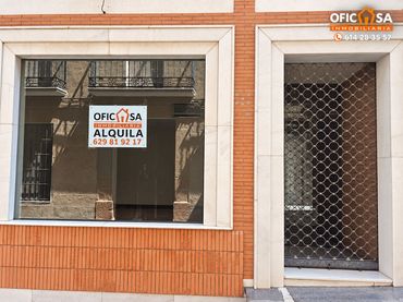 Locale commerciale in affitto a Nuestro Padre Jesús