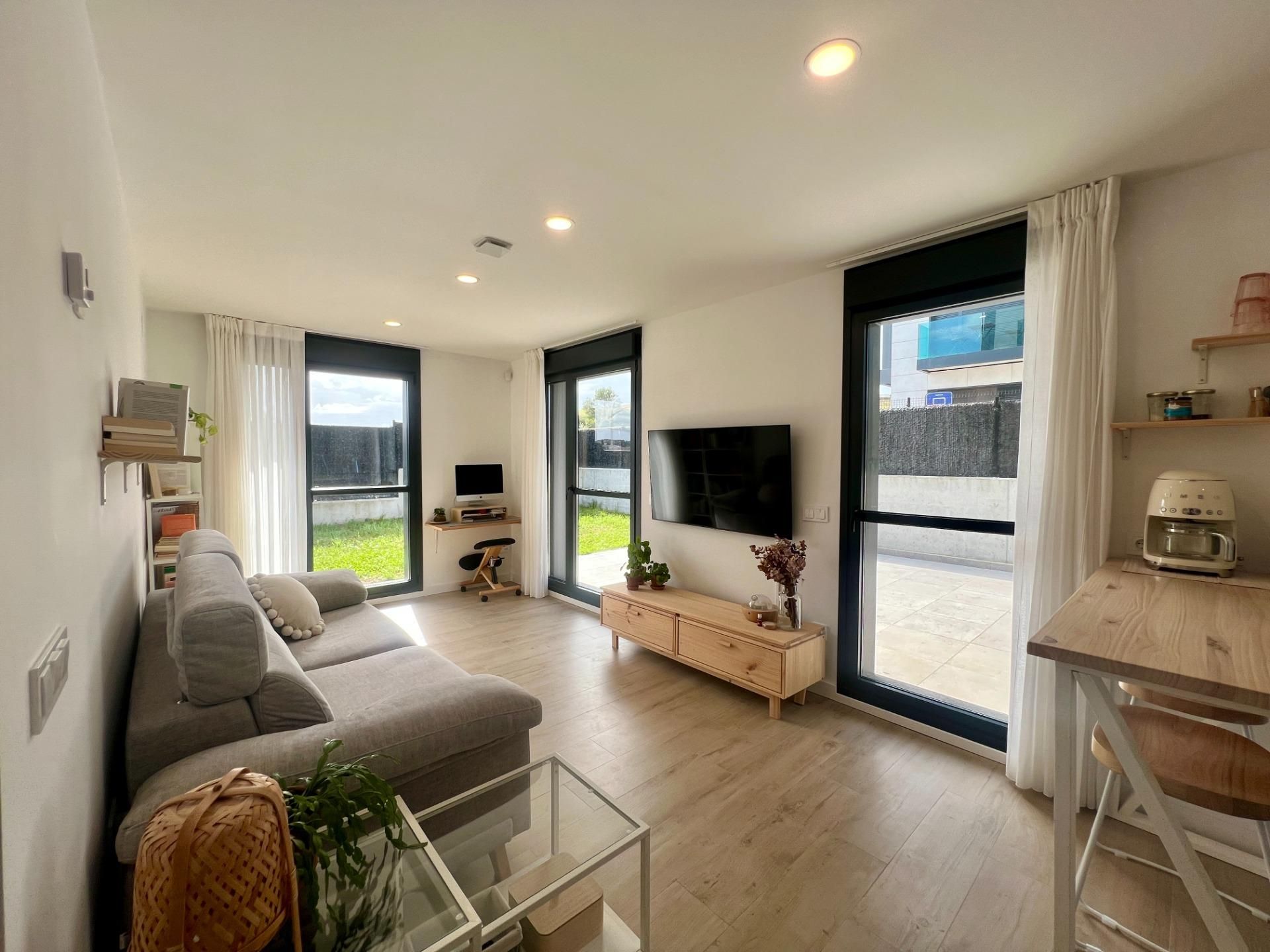 Wohnzimmer von Wohnung zum verkauf in Santa Cruz de Bezana mit Privatgarten, Terrasse und Abstellraum