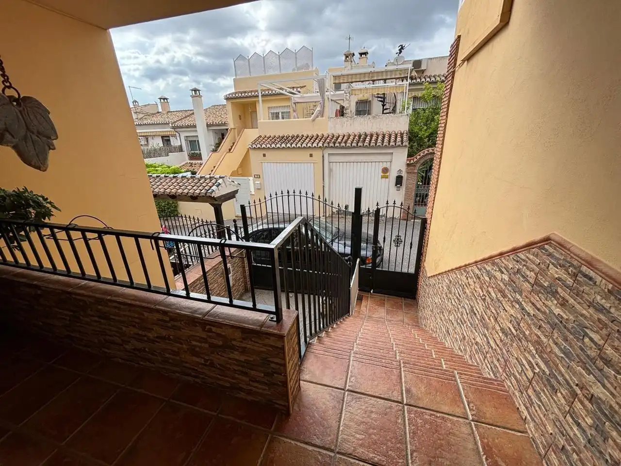 Vista exterior de Casa o chalet en venta en Cájar con Aire acondicionado y Terraza