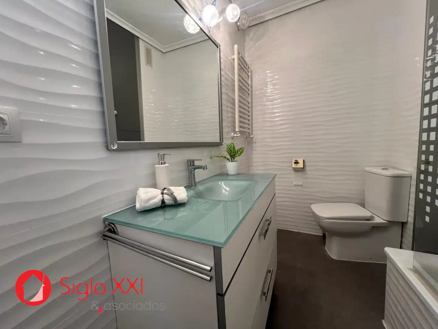 Bathroom of Flat for sale in Almazora / Almassora  with Furnished
