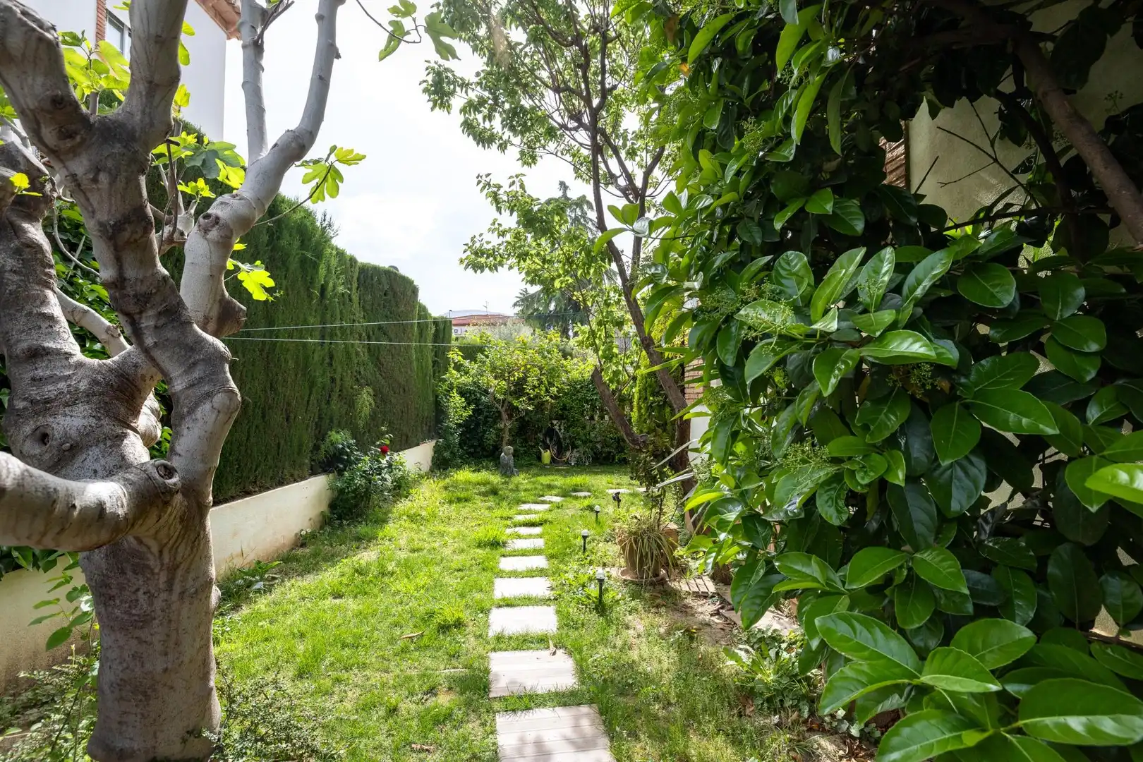 Jardí de Casa adosada en venda en La Zubia amb Calefacció, Terrassa i Traster