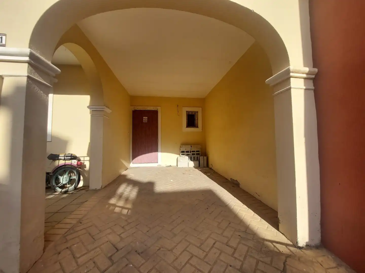 Casa adosada en venta en Castilleja de Guzmán con Piscina