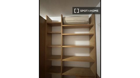 Foto 4 de Habitació a Pubilla Cases, L'Hospitalet de Llobregat