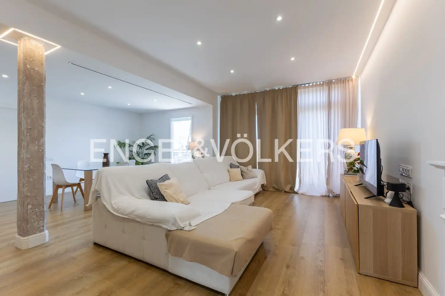 Living room of Flat for sale in Valencia  with Air Conditioner, Heating and Balcony