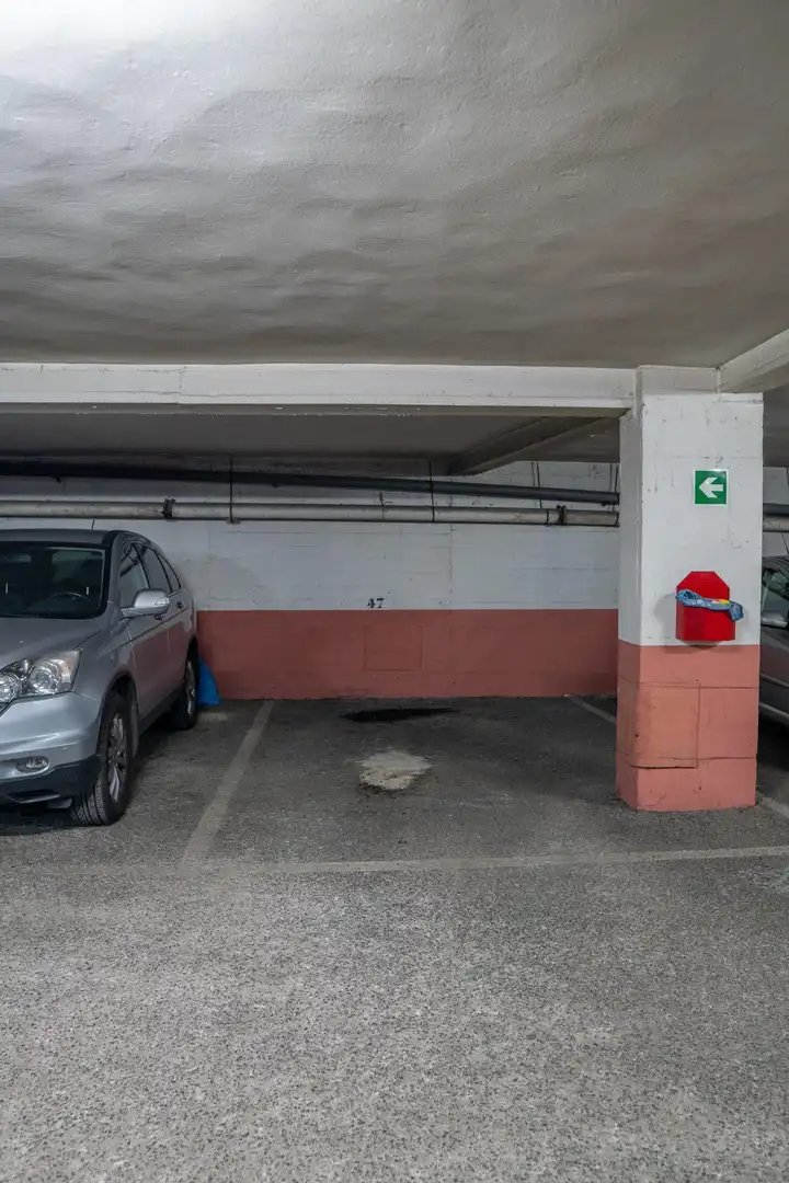 Parking de Ático en venta en Avilés con Calefacción y Balcón