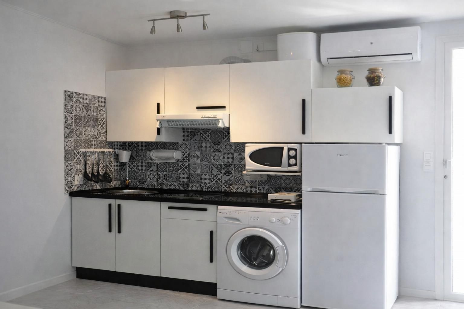 Cuina de Estudi en venda en Benalmádena amb Aire condicionat, Jardí privat i Moblat