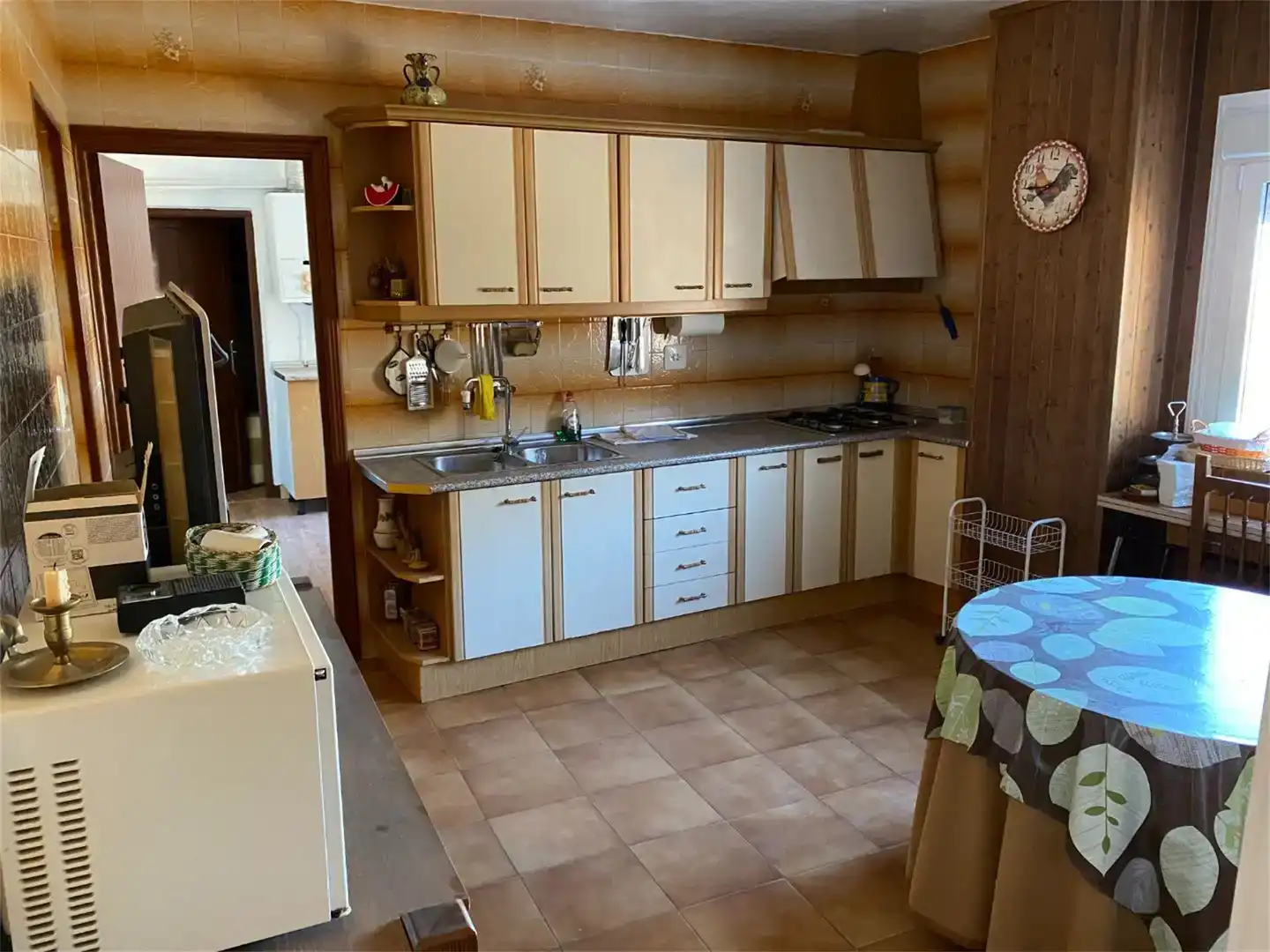 Cuina de Casa adosada en venda en Abrucena amb Parquet i Moblat