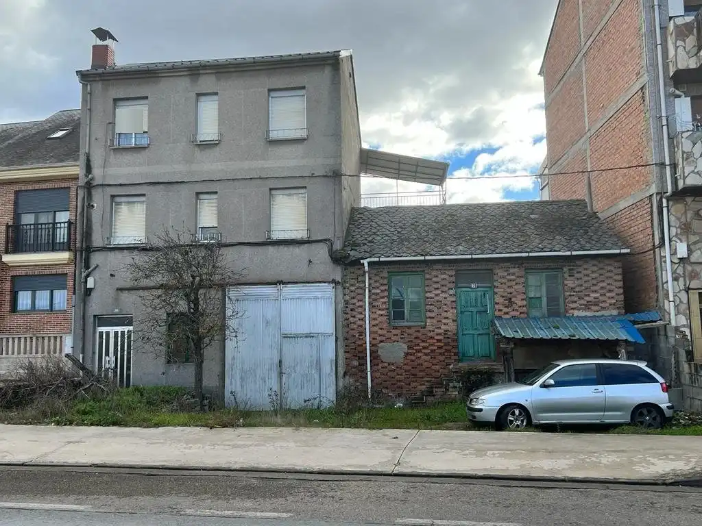 Immobles singulars en venda a Flores de Sil - La Placa