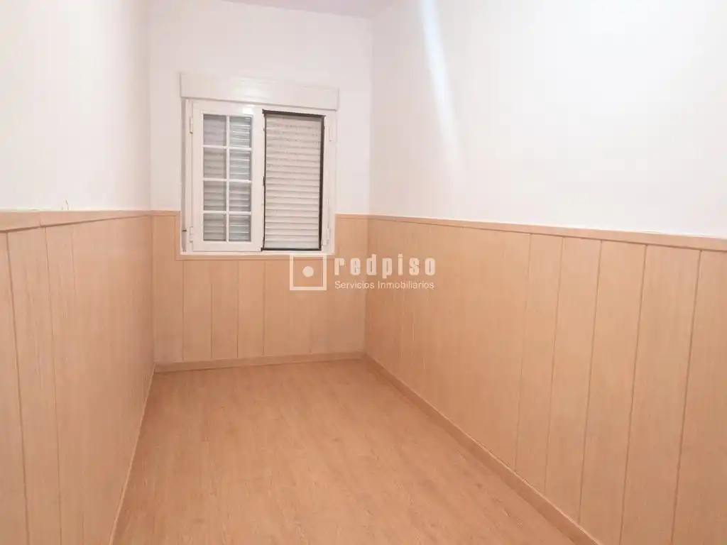 Schlafzimmer von Gebäude zum Verkauf in Madrid