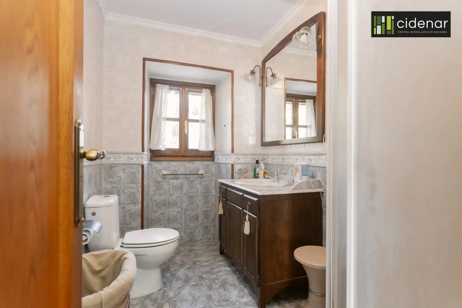 Baño de Casa adosada en venta en Valle de Yerri / Deierri con Calefacción, Jardín privado y Parquet
