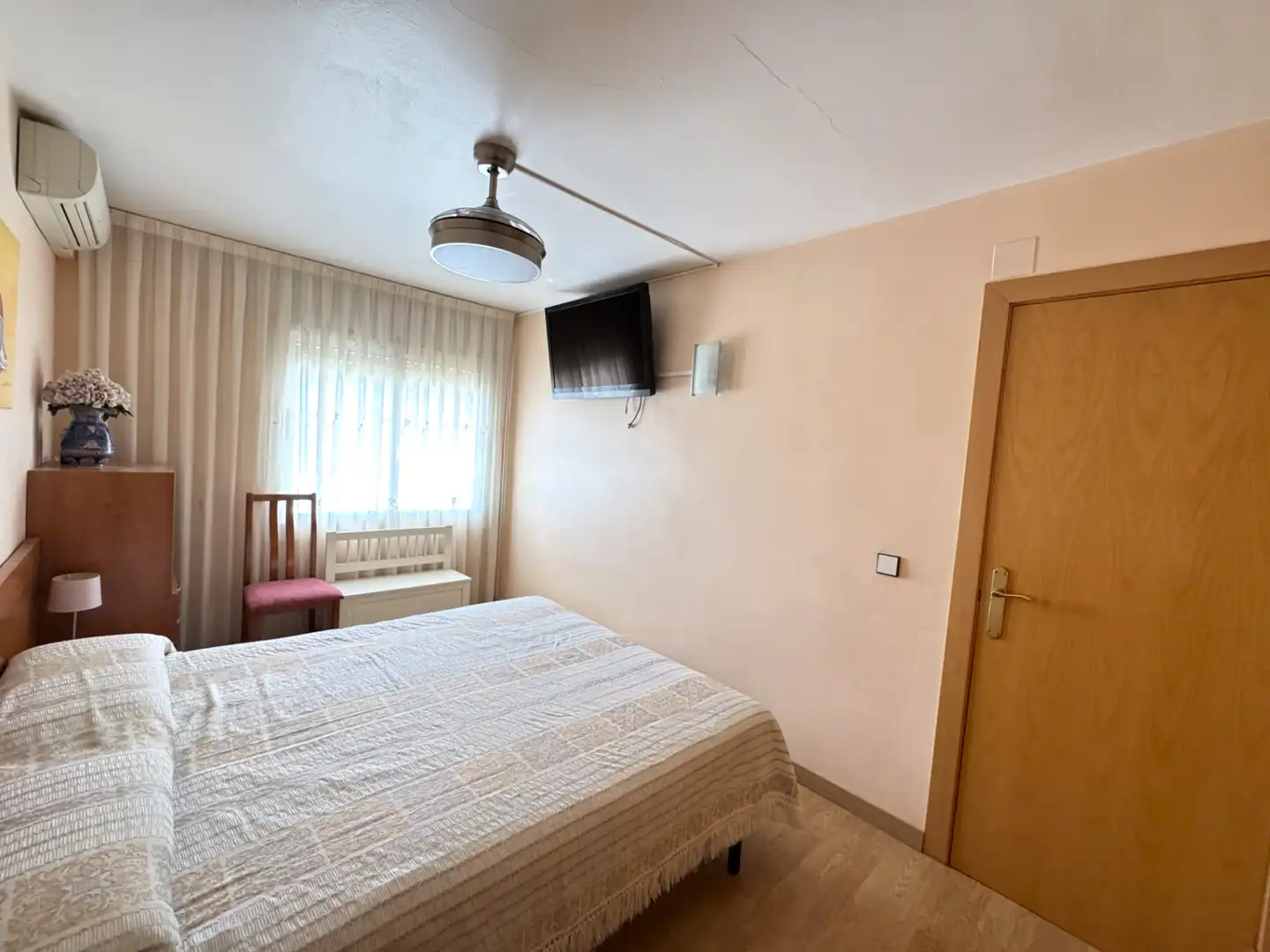 Dormitori de Pis en venda en Santa Susanna amb Aire condicionat, Jardí privat i Parquet