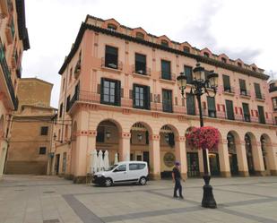 Vista exterior de Pis en venda en  Huesca Capital amb Calefacció, Terrassa i Traster