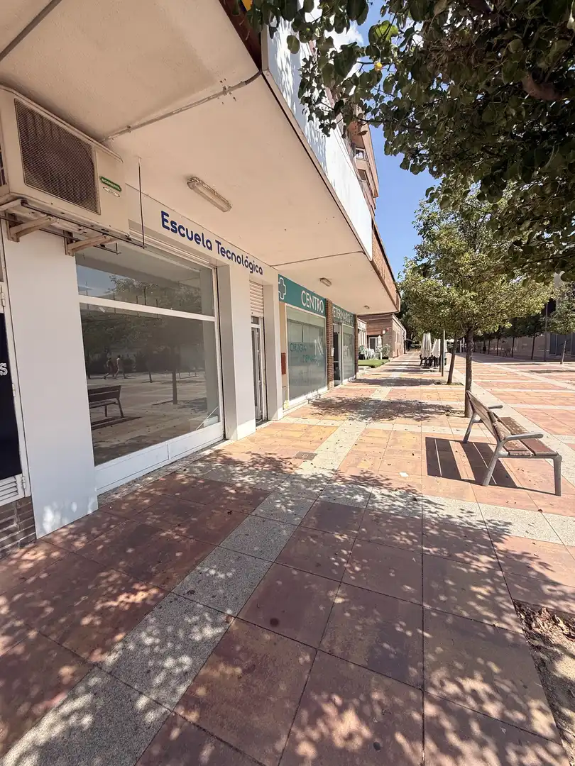 Local en venda en Tres Cantos amb Aire condicionat
