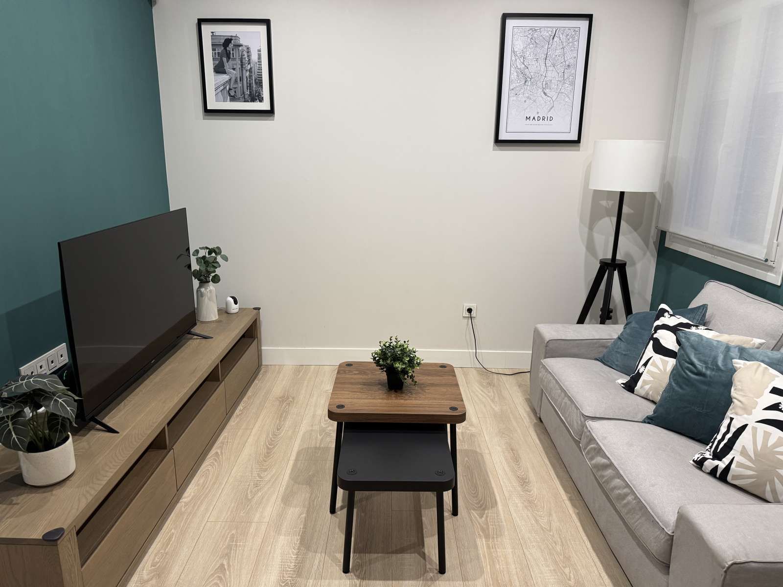Living room of Apartment to share in  Madrid Capital  with Air Conditioner, Heating and Terrace