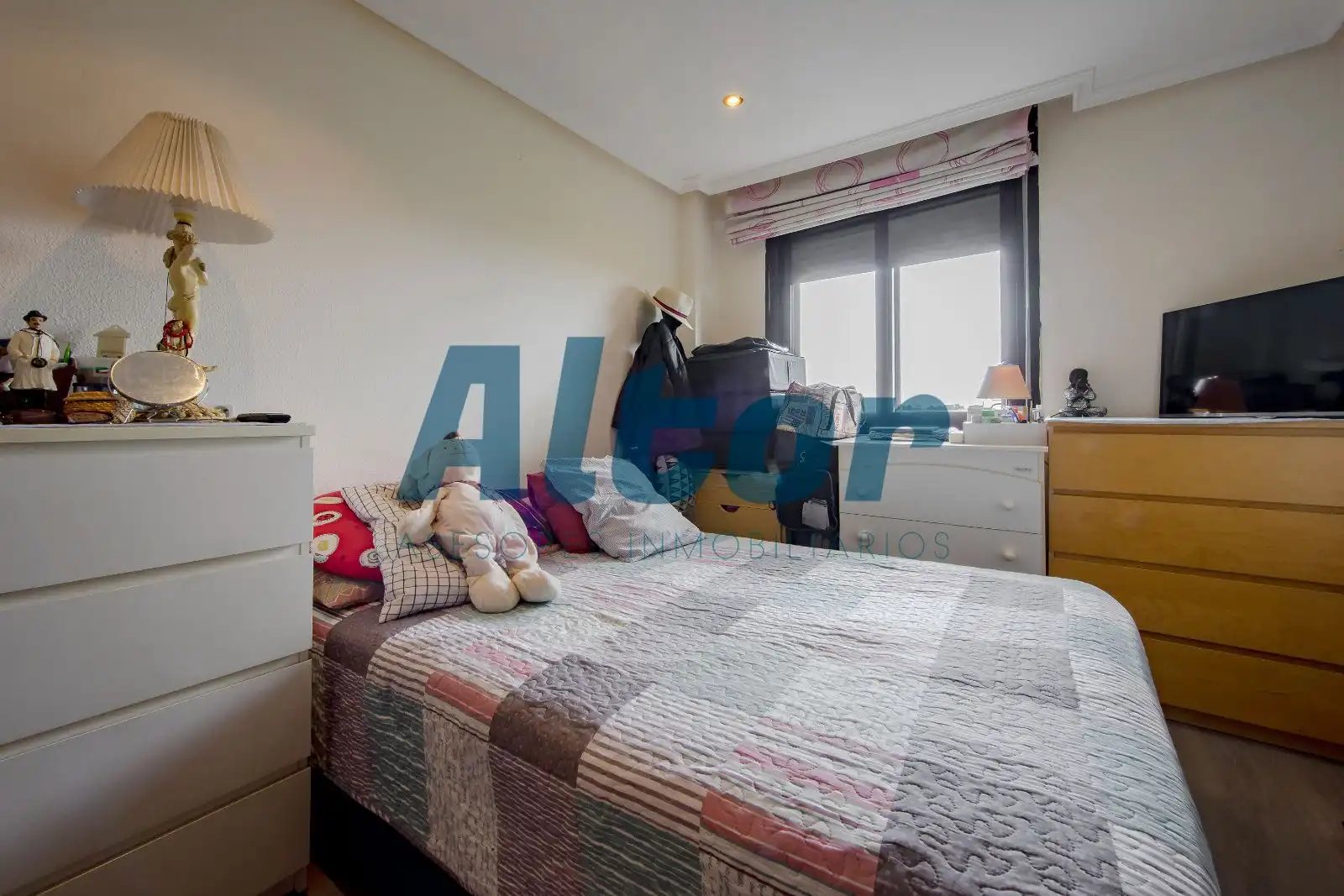 Bedroom of Flat for sale in Madrid  with Air Conditioner, Heating and Storage room