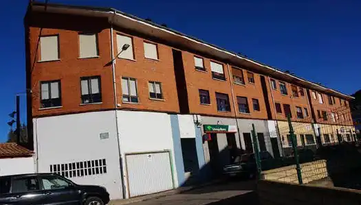 Pis en venda a Villamanín