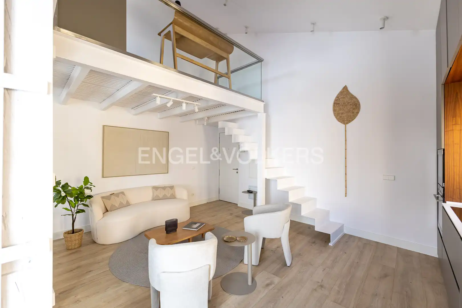 Living room of Attic for sale in Madrid  with Air Conditioner, Heating and Parquet flooring