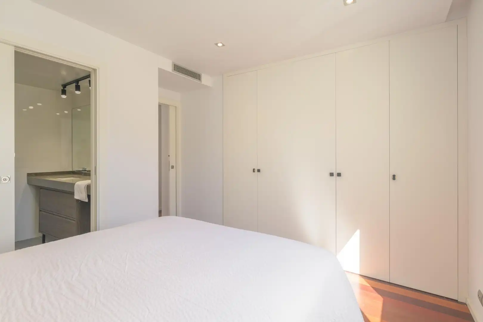 Habitación de Apartamento en venta en Málaga con Aire acondicionado, Calefacción y Terraza